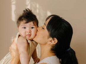 mom and child