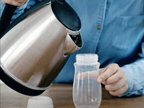Hvordan tilbereder jeg NAN tilskudsblanding? Hvordan tilbereder jeg NAN tilskudsblanding?